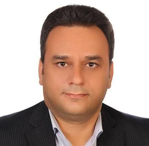 رئیس کمیسیون : حسین صدر